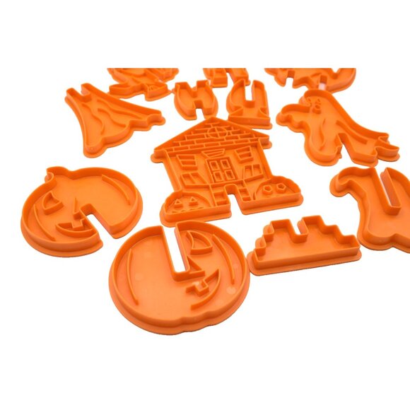 Nordic Ware Halloween 3D Cookie Cutter Set Witch Ghost Scarecrow Pumpkin 12 Pcs - Picture 4 of 8
